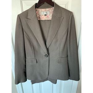 Tahari brown suit size 8